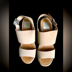 UEC-Women’s Dolce Vita Neutral Suede Wedges in Size 6 1/2.